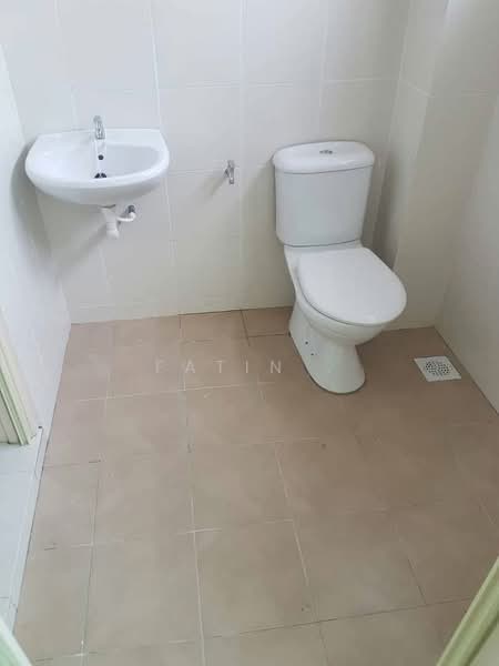 Terraced House for Sale in Gopeng Industrial Park (Gopeng) - Fatin . - Bathroom - PropertyGuru.com.my