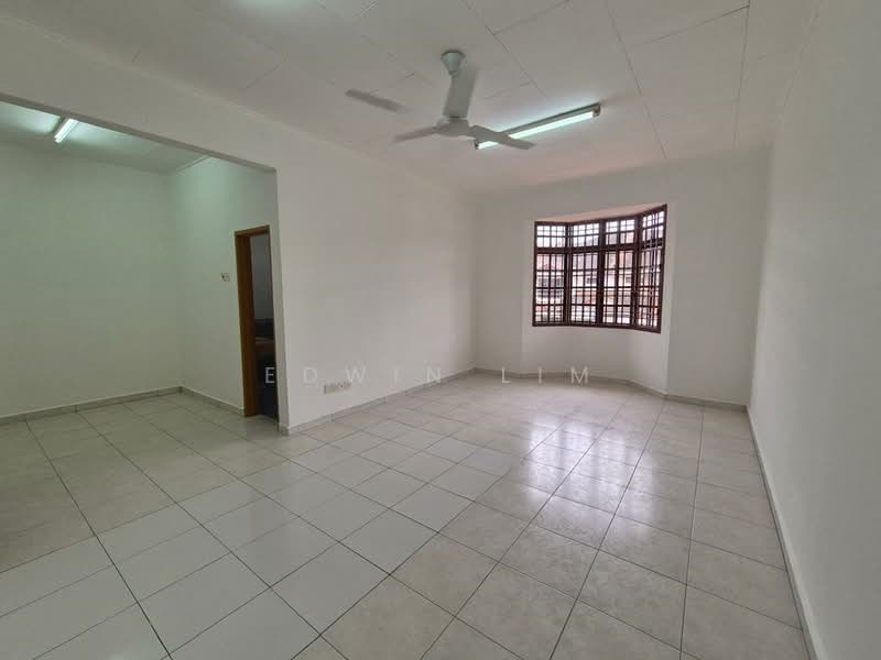 Rumah Teres 2 Tingkat untuk Dijual di Taman Tampoi Indah (Tampoi) - Edwin Lim - Living Room - PropertyGuru.com.my