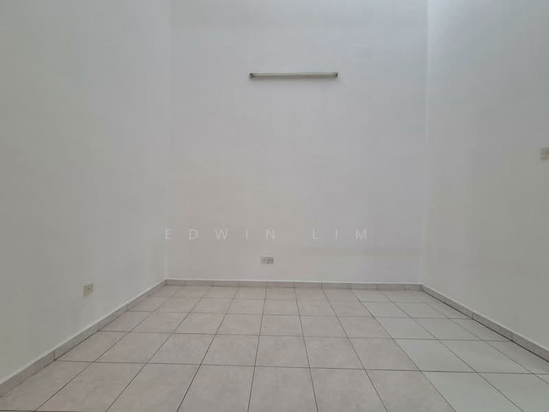 Rumah Teres 2 Tingkat untuk Dijual di Taman Tampoi Indah (Tampoi) - Edwin Lim - Interior - PropertyGuru.com.my