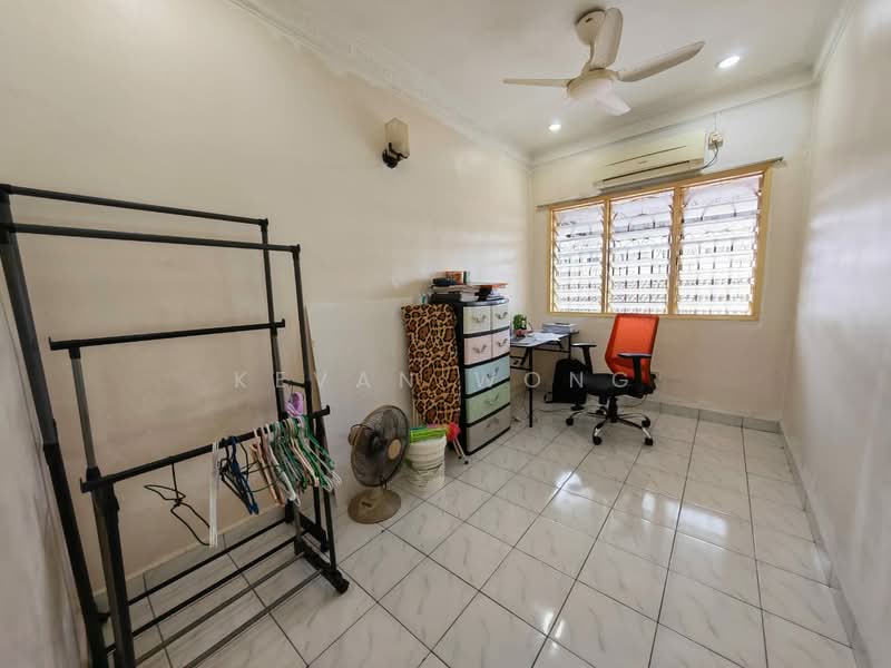 2-storey Terraced House for Sale in Taman Sri Gombak (Gombak) - Kevan Wong - Study - PropertyGuru.com.my