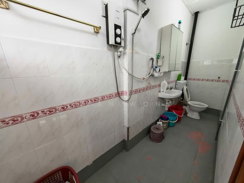 2-storey Terraced House for Sale in Taman Sri Gombak (Gombak) - Kevan Wong - Bathroom - PropertyGuru.com.my