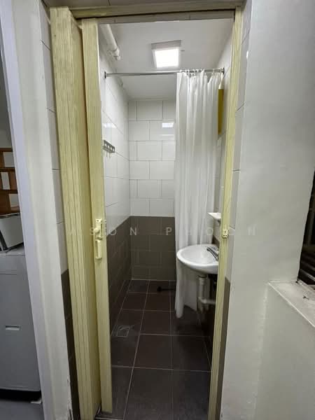 Flat for Rent at Desa Pinang 2 - Jason Phoon - Bathroom - PropertyGuru.com.my