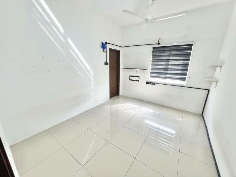 Rumah Berkembar untuk Dijual di Taman Desiran Bayu (Puchong) - Mohd Nazri Roslan - PropertyGuru.com.my