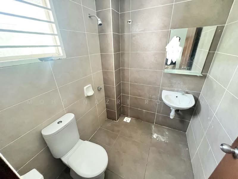 Rumah Berkembar untuk Dijual di Taman Desiran Bayu (Puchong) - Mohd Nazri Roslan - PropertyGuru.com.my