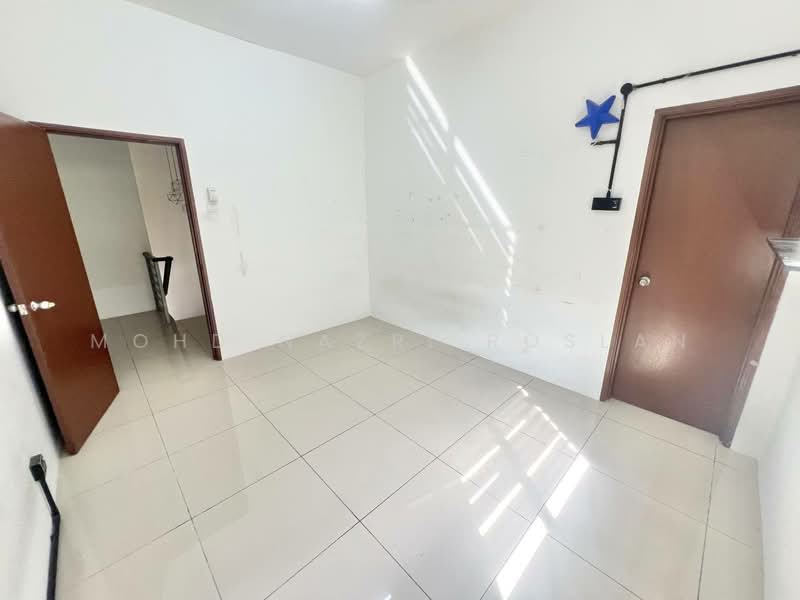 Rumah Berkembar untuk Dijual di Taman Desiran Bayu (Puchong) - Mohd Nazri Roslan - PropertyGuru.com.my