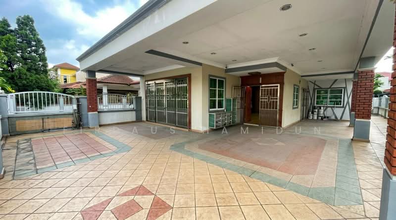 Semi-Detached House for Sale in Klang (Selangor) - Firdaus Hamidun - Exterior - PropertyGuru.com.my