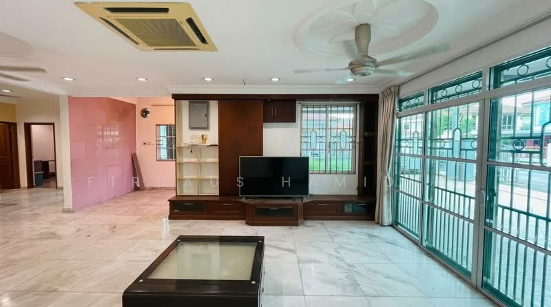 Semi-Detached House for Sale in Klang (Selangor) - Firdaus Hamidun - Living Room - PropertyGuru.com.my