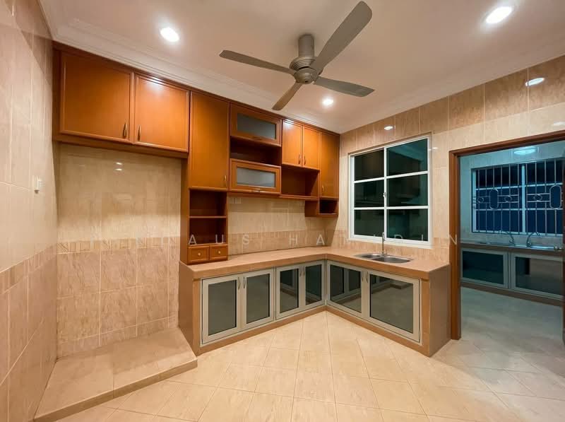Semi-Detached House for Sale in Klang (Selangor) - Firdaus Hamidun - Kitchen - PropertyGuru.com.my