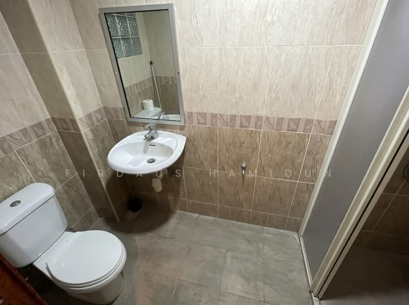 Semi-Detached House for Sale in Klang (Selangor) - Firdaus Hamidun - Bathroom - PropertyGuru.com.my