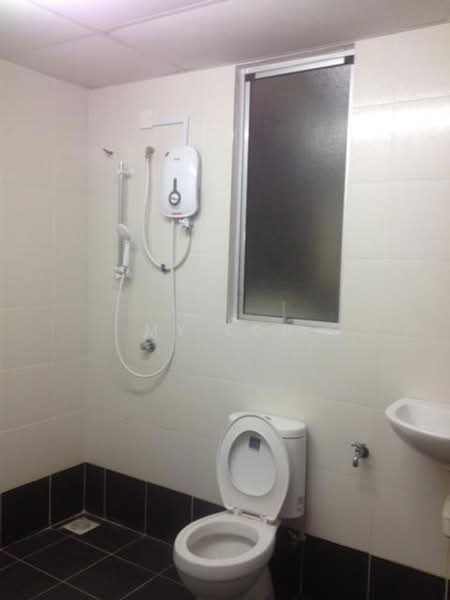 Kondominium untuk Dijual di Amira Residence - MY Loh - Bathroom - PropertyGuru.com.my