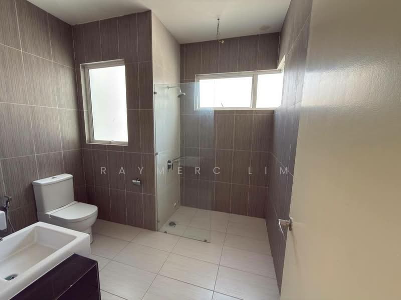 Semi-Detached House for Sale in M Residence (Rawang) - Raymerc Lim - Bathroom - PropertyGuru.com.my