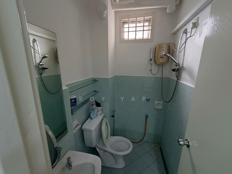 Apartment for Rent at Bayu Puteri 1 - Roy Yap - Bathroom - PropertyGuru.com.my