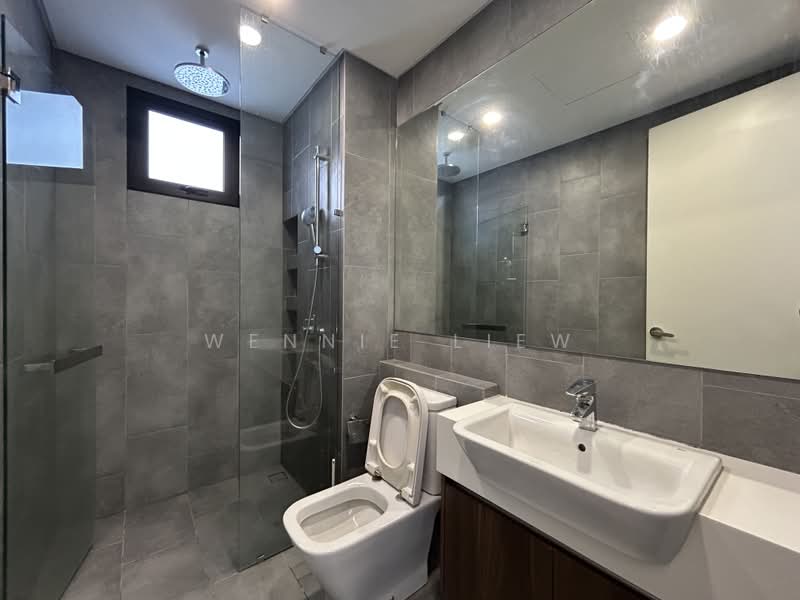 Servis Apartment untuk Disewa di Ativo Suites @ Damansara Avenue - Wennie Liew - Bathroom - PropertyGuru.com.my