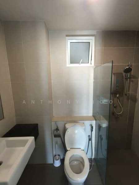 Kondominium untuk Dijual di Tropicana Bay Residences - Anthony Boo - Bathroom - PropertyGuru.com.my