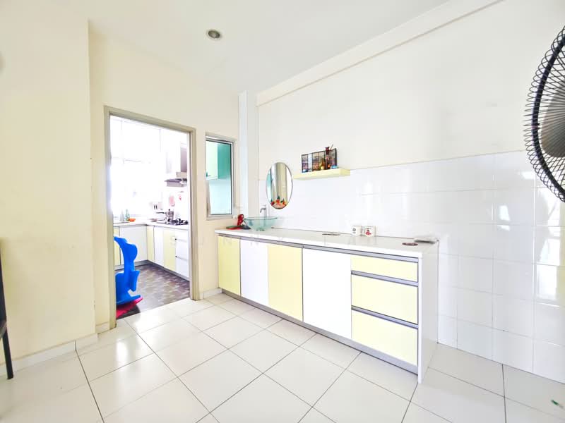 Kondominium untuk Disewa di One World 1 - Sunny Lai - Kitchen - PropertyGuru.com.my