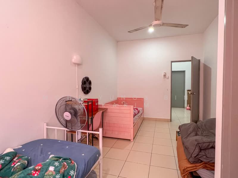 2-storey Terraced House for Sale in Bandar Putera 2 (Klang) - Mohd Yunos Bin A.Karim - Bedroom - PropertyGuru.com.my