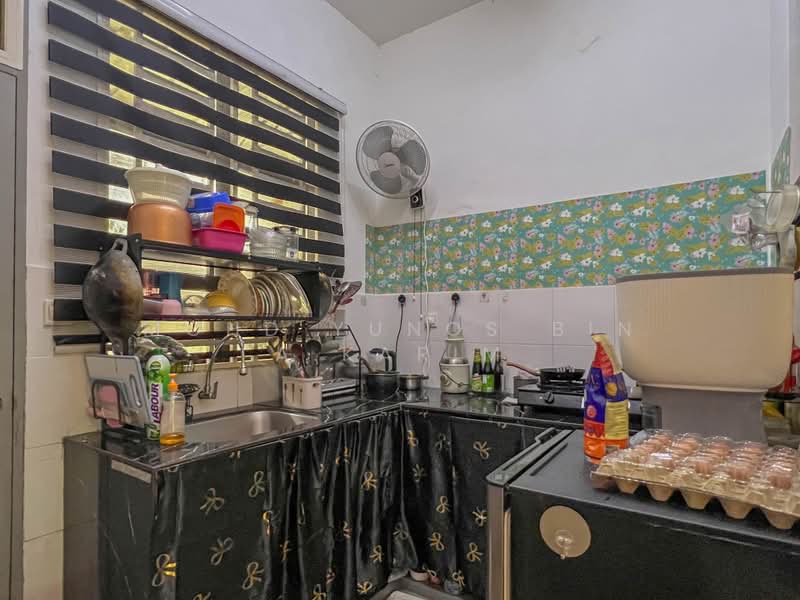 2-storey Terraced House for Sale in Bandar Putera 2 (Klang) - Mohd Yunos Bin A.Karim - Kitchen - PropertyGuru.com.my