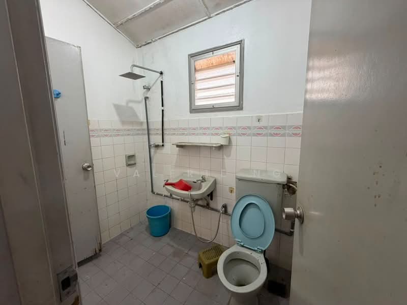 Rumah Teres 2 Tingkat untuk Dijual di Bandar Sri Damansara (Selangor) - Valerie Ng - Bathroom - PropertyGuru.com.my
