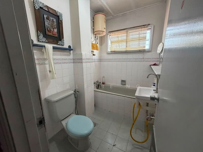 Rumah Teres 2 Tingkat untuk Dijual di Bandar Sri Damansara (Selangor) - Valerie Ng - Bathroom - PropertyGuru.com.my