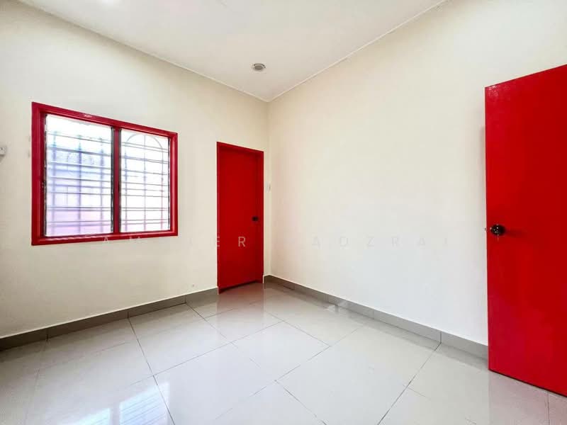 Rumah Teres 2 Tingkat untuk Dijual di Taman Pelangi Semenyih (Semenyih) - Ammeer Nadzrai - Interior - PropertyGuru.com.my