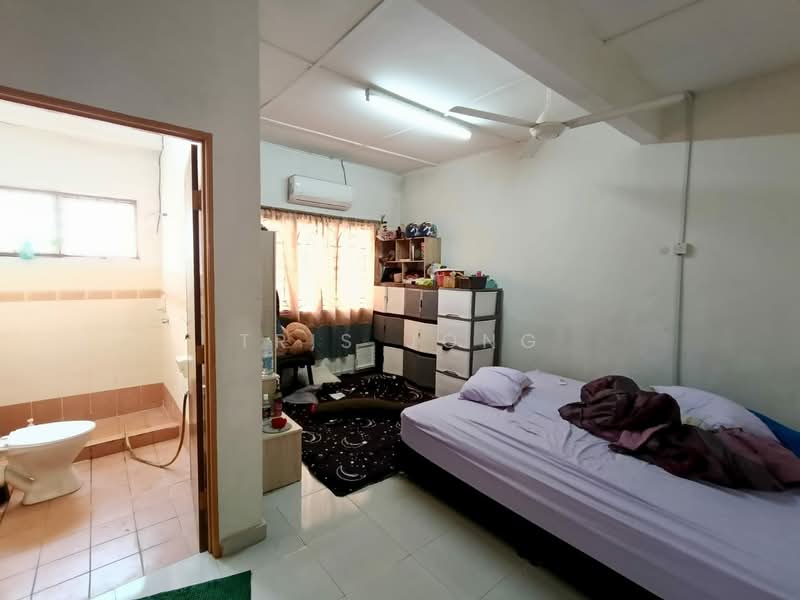 2-storey Terraced House for Sale in Taman Rawang Perdana (Rawang) - Tris Jong - Bathroom - PropertyGuru.com.my