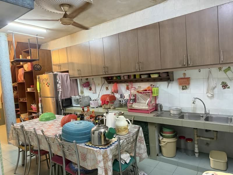 Rumah Teres untuk Dijual di Taman Sri Rawang (Rawang) - Uthaya Kumar - Kitchen - PropertyGuru.com.my
