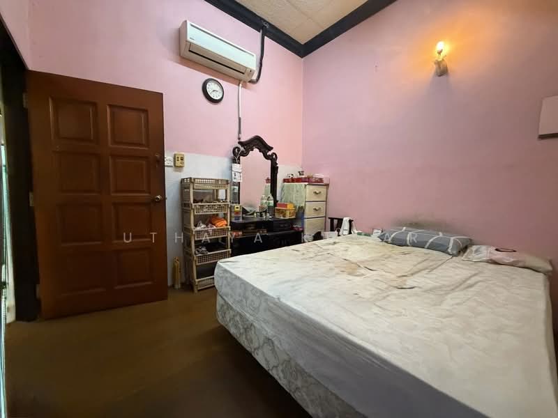 Rumah Teres untuk Dijual di Taman Sri Rawang (Rawang) - Uthaya Kumar - Bedroom - PropertyGuru.com.my