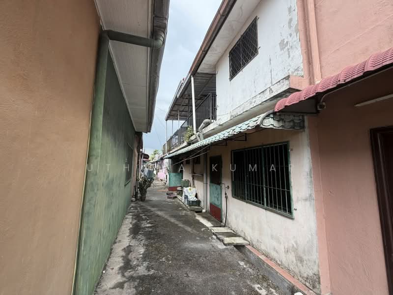 Rumah Teres untuk Dijual di Taman Sri Rawang (Rawang) - Uthaya Kumar - Exterior - PropertyGuru.com.my