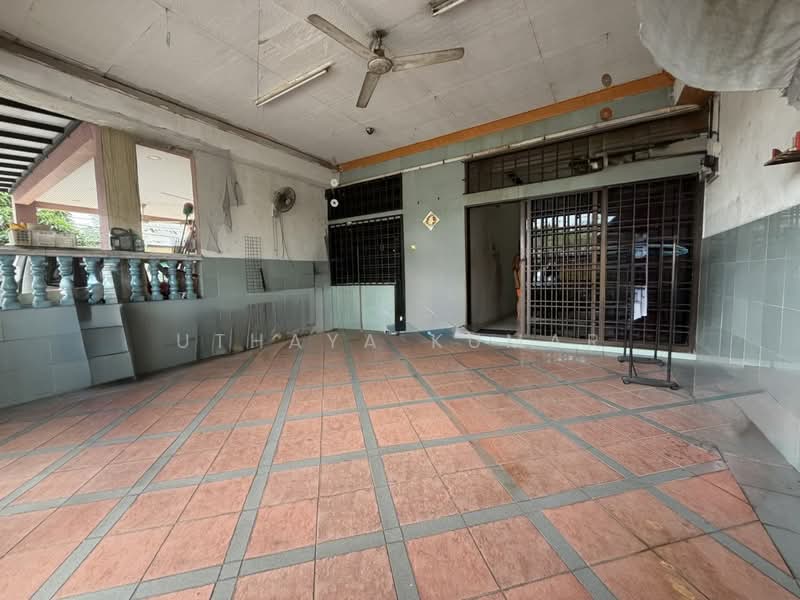 Rumah Teres untuk Dijual di Taman Sri Rawang (Rawang) - Uthaya Kumar - Exterior - PropertyGuru.com.my