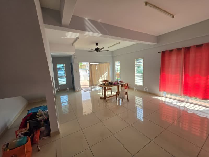 2-storey Terraced House for Sale in Taman Subang Impian (Shah Alam) - Wawa Leong - Living Room - PropertyGuru.com.my
