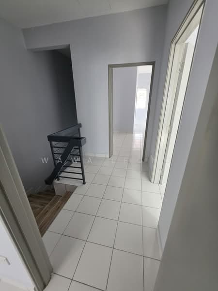 2-storey Terraced House for Sale in Taman Subang Impian (Shah Alam) - Wawa Leong - Corridor - PropertyGuru.com.my