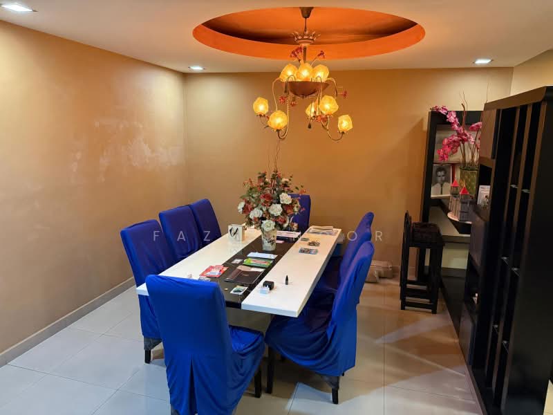 Rumah Teres 2 Tingkat untuk Dijual di Alam Budiman (Shah Alam) - Fazie Noor - Dining Room - PropertyGuru.com.my