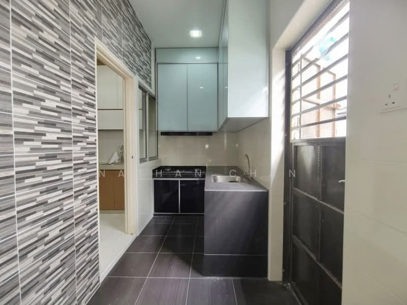 Rumah Teres 2 Tingkat untuk Dijual di Setia Tropika (Johor Bahru) - Nathan Chan - Kitchen - PropertyGuru.com.my