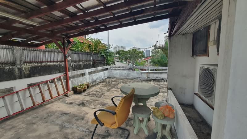 Rumah Berkembar untuk Dijual di Taman Desa (Kuala Lumpur) - Nexus Tan - Exterior - PropertyGuru.com.my