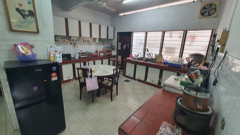 Rumah Berkembar untuk Dijual di Taman Desa (Kuala Lumpur) - Nexus Tan - Kitchen - PropertyGuru.com.my