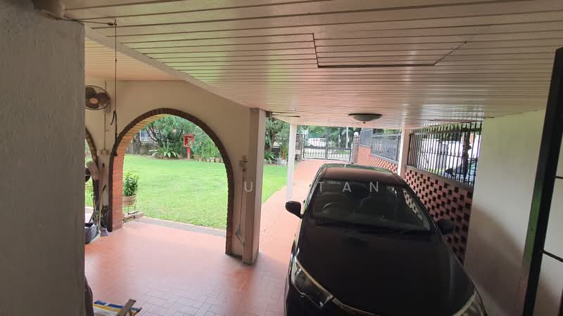 Rumah Berkembar untuk Dijual di Taman Desa (Kuala Lumpur) - Nexus Tan - Car Park - PropertyGuru.com.my