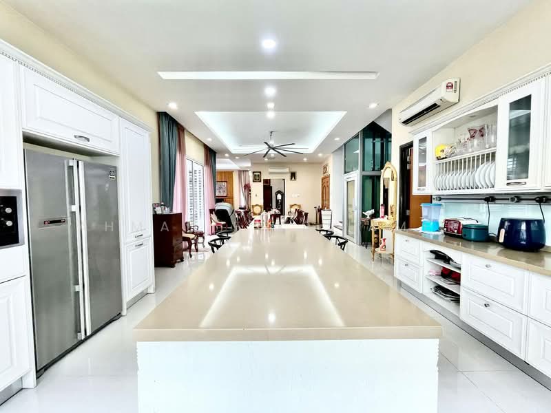 Rumah Banglo untuk Dijual di Ukay Bistari (Ulu Kelang) - Ahmad Fikri Amer Hamzah - Kitchen - PropertyGuru.com.my