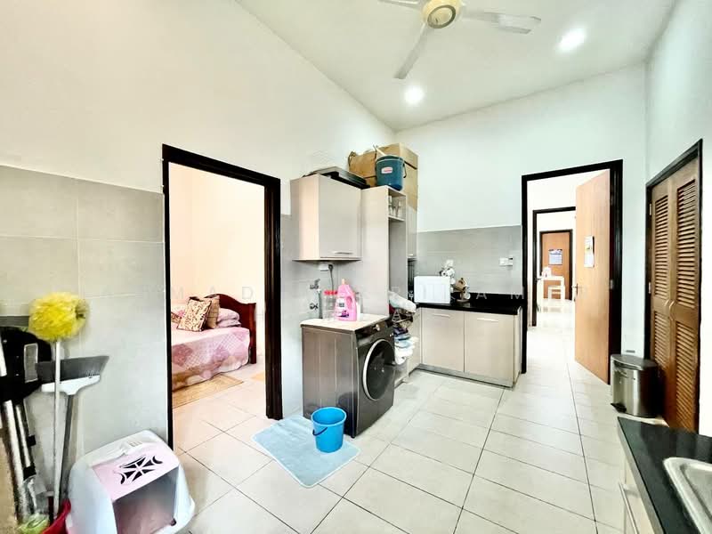 Rumah Banglo untuk Dijual di Ukay Bistari (Ulu Kelang) - Ahmad Fikri Amer Hamzah - Kitchen - PropertyGuru.com.my