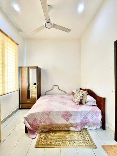 Rumah Banglo untuk Dijual di Ukay Bistari (Ulu Kelang) - Ahmad Fikri Amer Hamzah - Bedroom - PropertyGuru.com.my