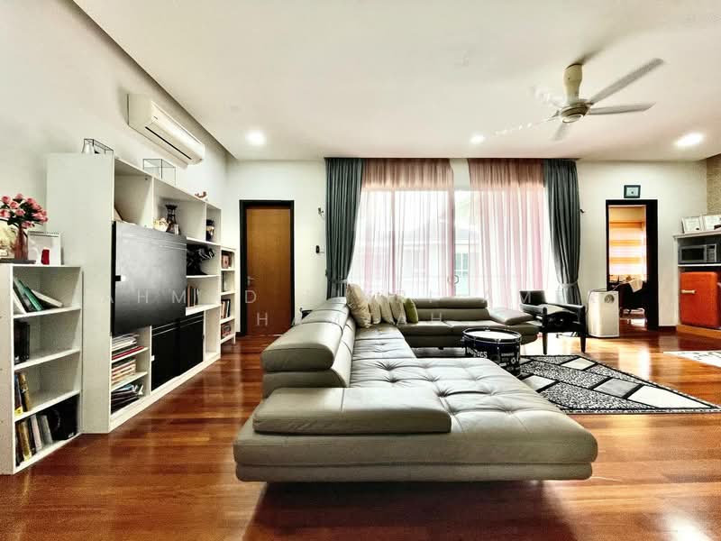 Rumah Banglo untuk Dijual di Ukay Bistari (Ulu Kelang) - Ahmad Fikri Amer Hamzah - Living Room - PropertyGuru.com.my