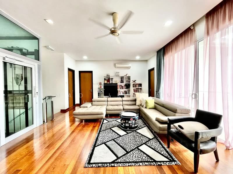 Rumah Banglo untuk Dijual di Ukay Bistari (Ulu Kelang) - Ahmad Fikri Amer Hamzah - Living Room - PropertyGuru.com.my