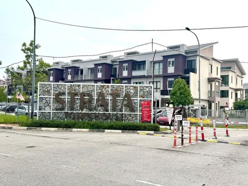 Townhouse for Sale in Kajang (Selangor) - Rashidah Juremi - Exterior - PropertyGuru.com.my