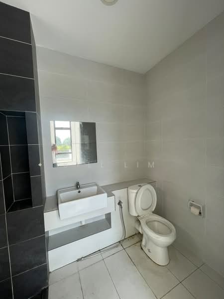 Rumah Teres 2 Tingkat untuk Disewa di Eco Grandeur (Puncak Alam) - Bill Lim - Bathroom - PropertyGuru.com.my