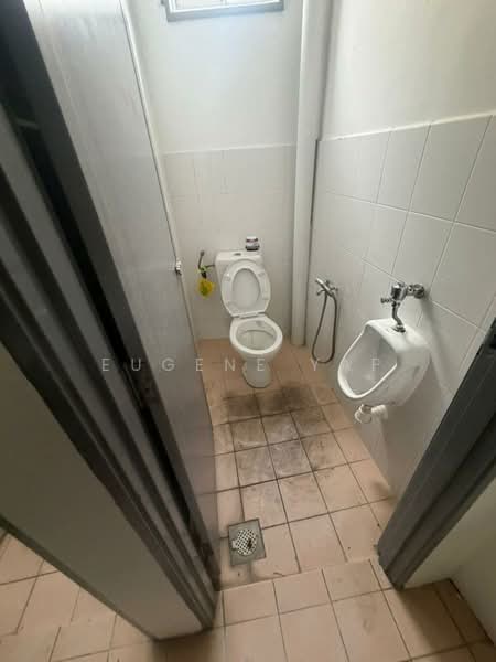 Shop for Sale in Seremban City Centre (Seremban) - Eugene Yap - Bathroom - PropertyGuru.com.my