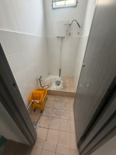Shop for Sale in Seremban City Centre (Seremban) - Eugene Yap - Bathroom - PropertyGuru.com.my