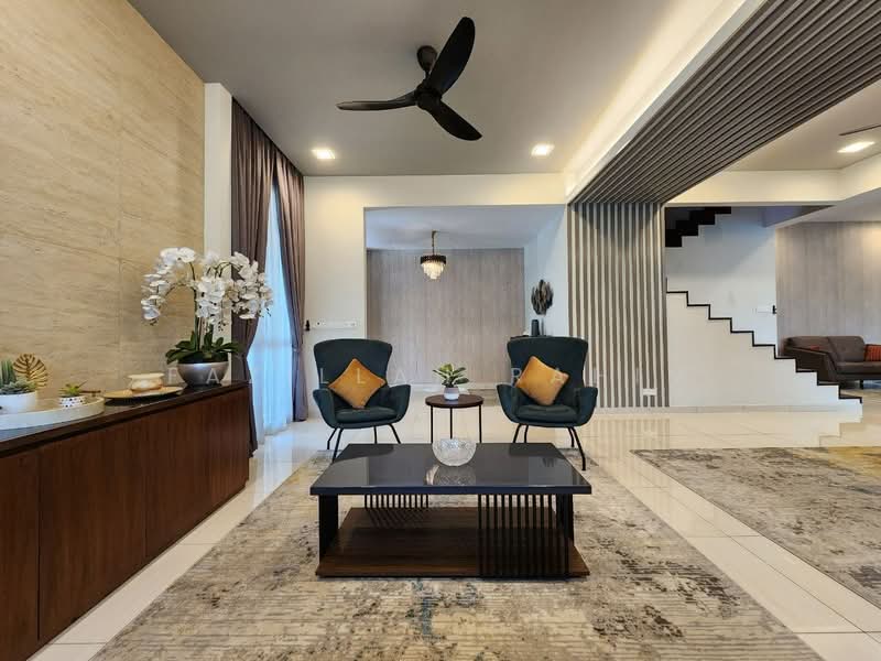 Rumah Teres 2.5 Tingkat untuk Dijual di Bukit Jelutong (Shah Alam) - Fazillah Rahim - Living Room - PropertyGuru.com.my