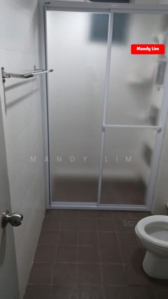 Kondominium untuk Dijual di The Golden Triangle Condominium - Mandy Lim - Bathroom - PropertyGuru.com.my