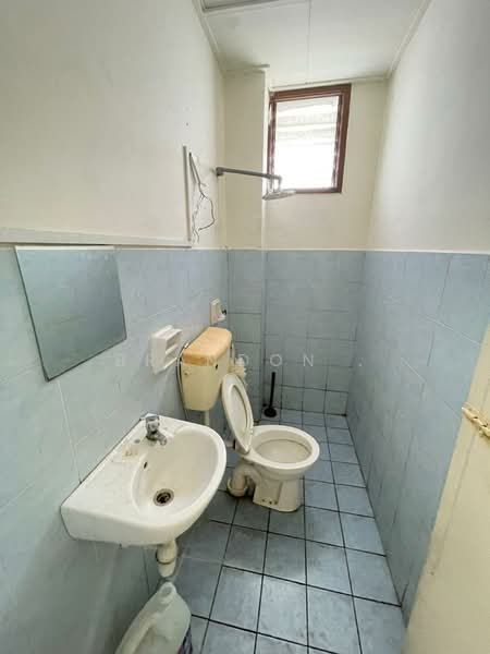 Rumah Teres 2 Tingkat untuk Dijual di Ukay Bistari (Ulu Kelang) - Brandon . - Bathroom - PropertyGuru.com.my