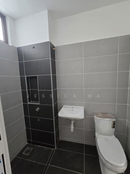 Rumah Teres untuk Disewa di Skudai (Johor) - Jessica Ma - Bathroom - PropertyGuru.com.my