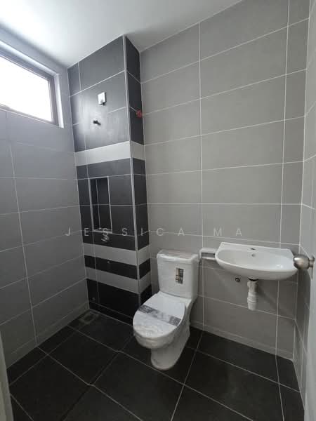 Rumah Teres untuk Disewa di Skudai (Johor) - Jessica Ma - Bathroom - PropertyGuru.com.my